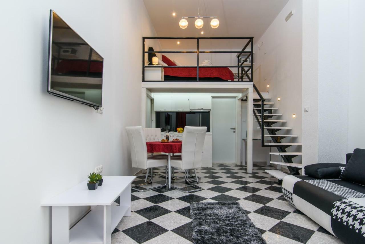 Studio Apartman Rea Трогір Екстер'єр фото