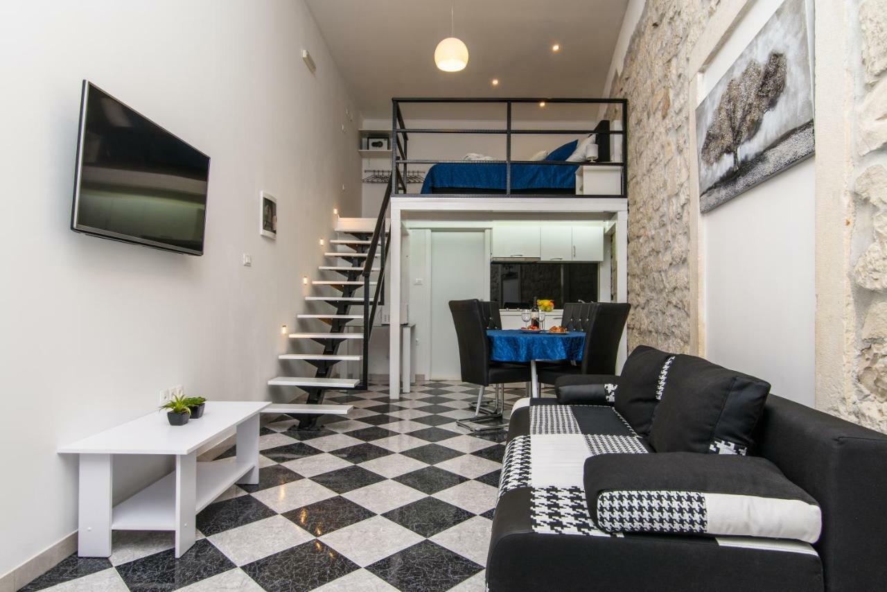 Studio Apartman Rea Трогір Екстер'єр фото