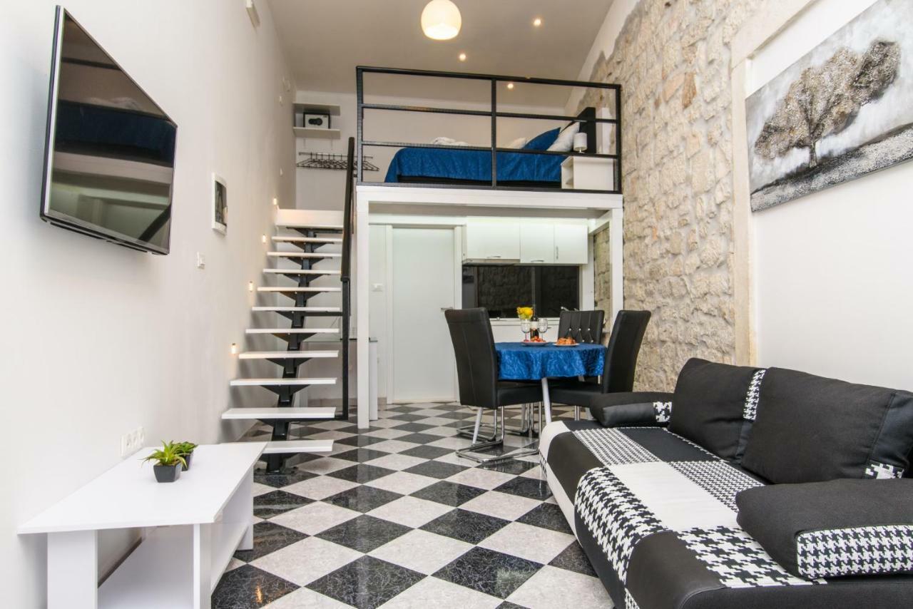 Studio Apartman Rea Трогір Екстер'єр фото